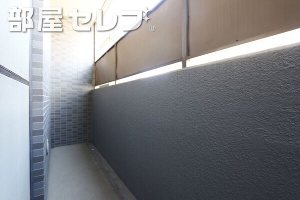 洋室側のバルコニー