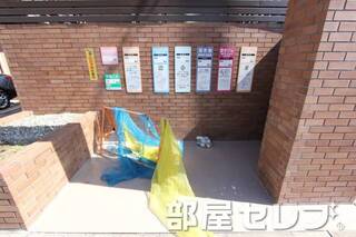 敷地内ゴミ置き場。