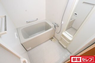 リビングに繋がる洋室