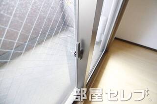 網ガラス。