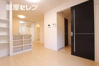 広めのカウンターキッチンのあるリビングです