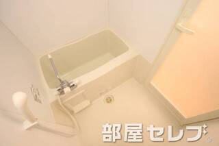 綺麗で清潔感のある浴室です。
