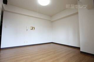 洋間8.2帖