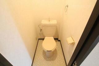清潔感のあるトイレです。写真301号室
