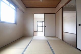 和室でのんびり過ごしましょう。写真301号室