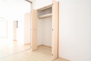 たくさん収納できるクローゼットです。