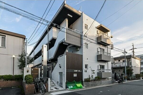 どっしりとした外観です。