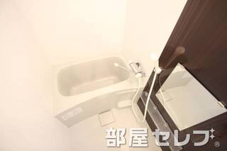 清潔感のあるお風呂。
