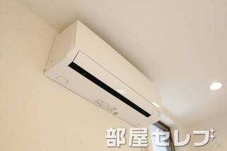 冷暖房エアコン。