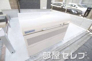敷地内ゴミ置場。