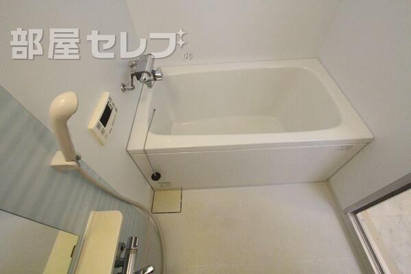 お風呂で疲れを癒しましょう。