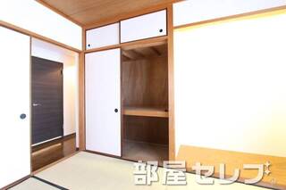 奥行きのある収納です。