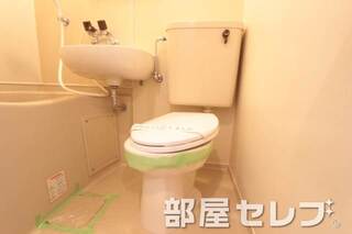 掃除のし易いトイレで清潔です。