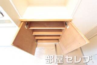 下駄箱完備です。