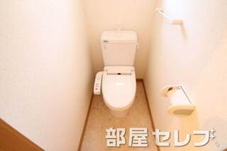 温水洗浄便座付き。