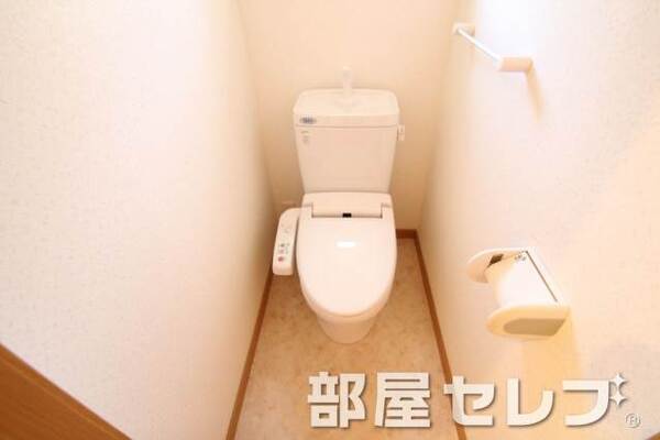 温水洗浄便座付き。