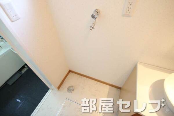 室内洗濯置き場あります。