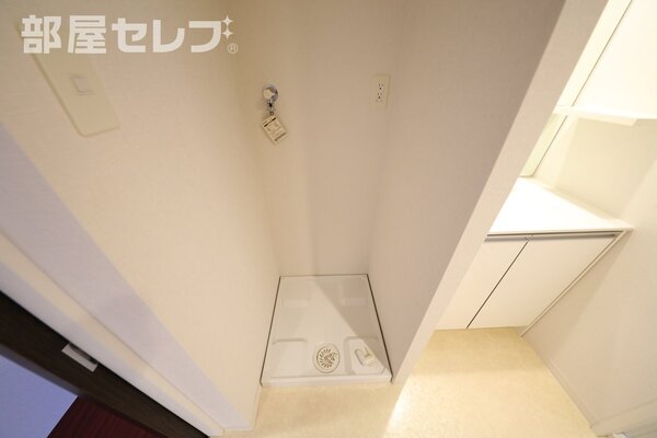 リビングは使い方に幅があります。（写真は他号室です）