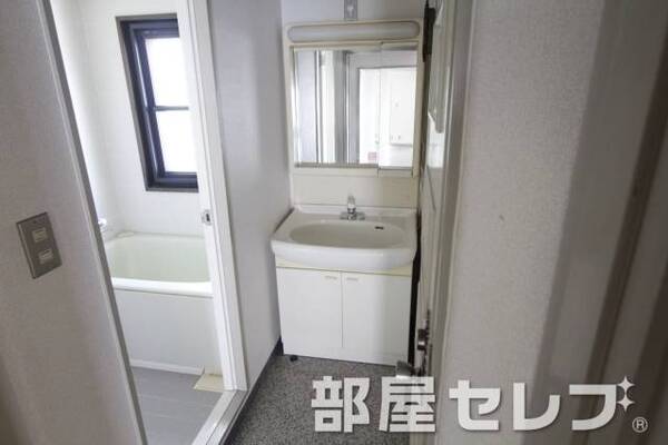 独立洗面台です。