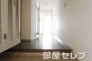玄関見てもキレイですね。
