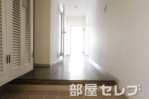 玄関見てもキレイですね。