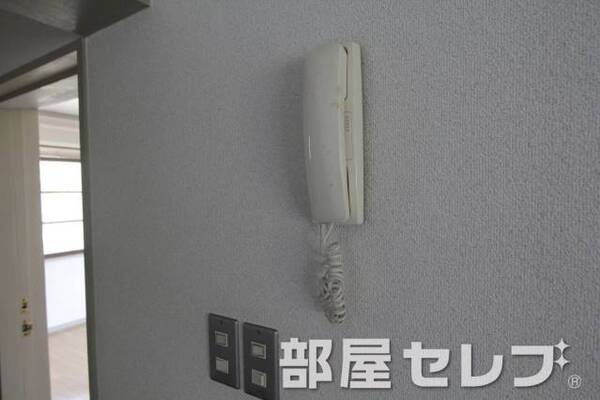 インターホンでお知らせします。