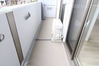 ※203号室の内装写真参照