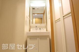 シャワーも使える洗面台です。