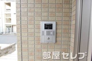 オートロック完備。