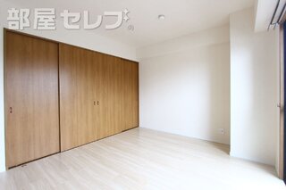沢山服が収納できます。