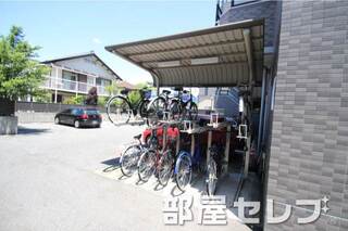 駐輪場。