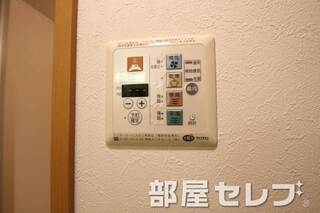 浴室乾燥機付き。