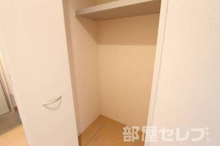 103号室の写真を流用しています。