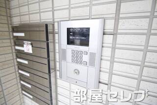 オートロック完備。