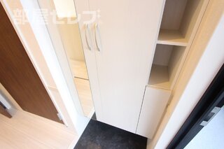 写真は202号室の写真です。