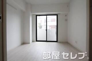 寝室こども部屋にどうぞ。