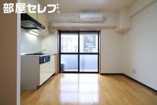 写真は403号室