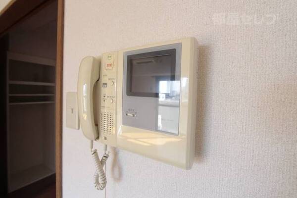 ※402号室内装写真参照