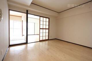 写真は別のお部屋です。