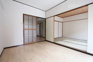 写真は別のお部屋です。