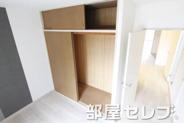 各部屋に収納スペース完備。