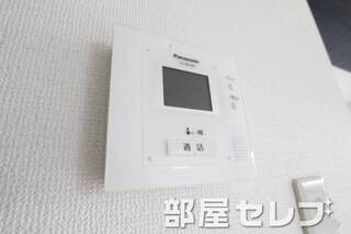 安心のテレビモニター付きインターホンです。