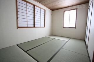 和室は畳も新しくて、いいにおいがしました。
