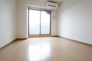 日当たりの良いお部屋です。201号室の写真です。