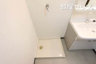 洗濯機はこちらに。