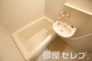 洗面付きのお風呂場です。