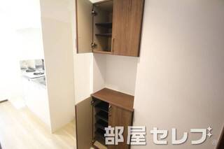 シューズボックス。