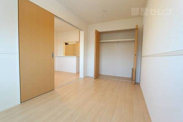 南側のお部屋です
