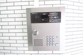 オートロック完備。