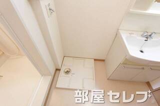洗濯機置き場はこちらへ。
